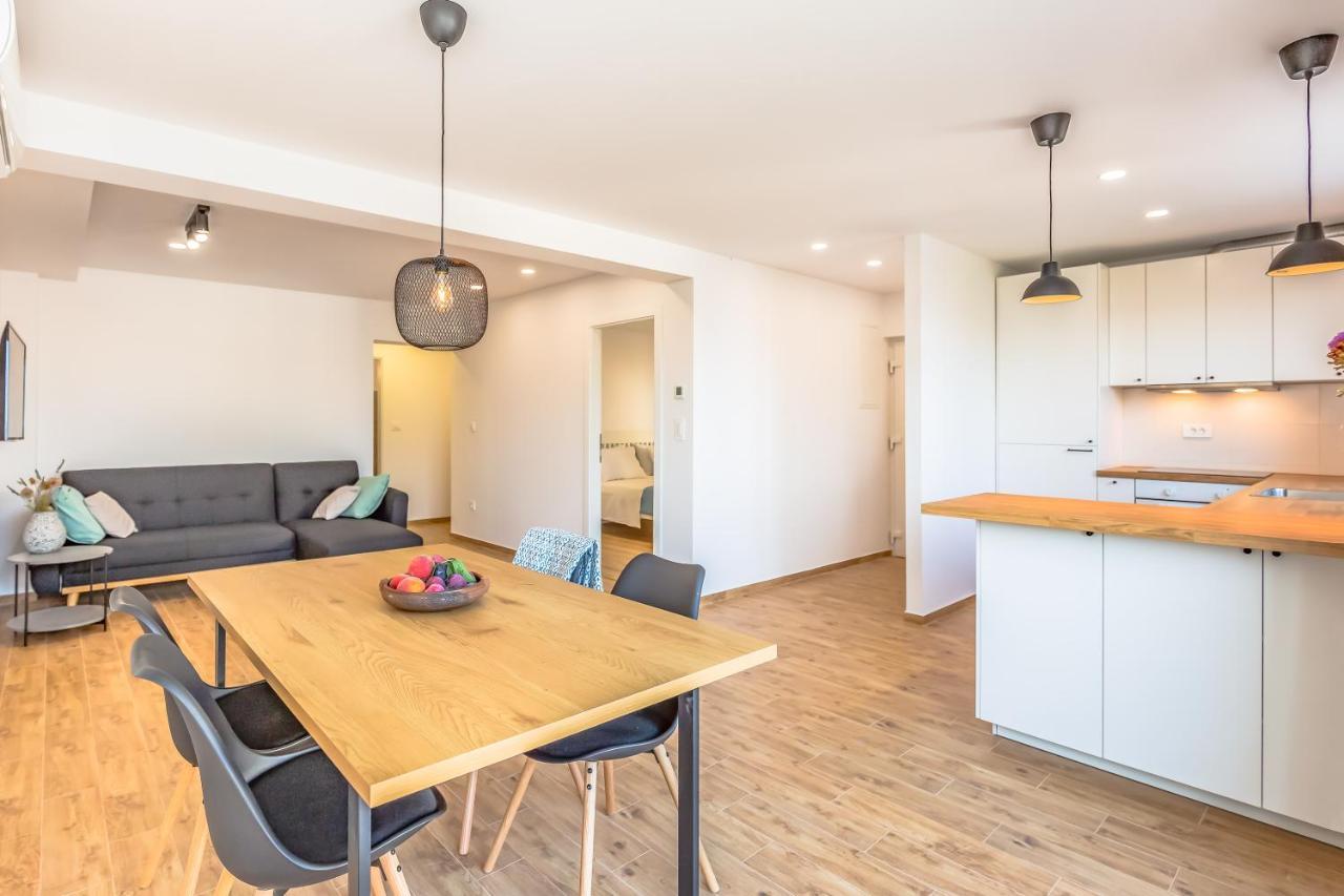 אומיס Adris Apartments מראה חיצוני תמונה