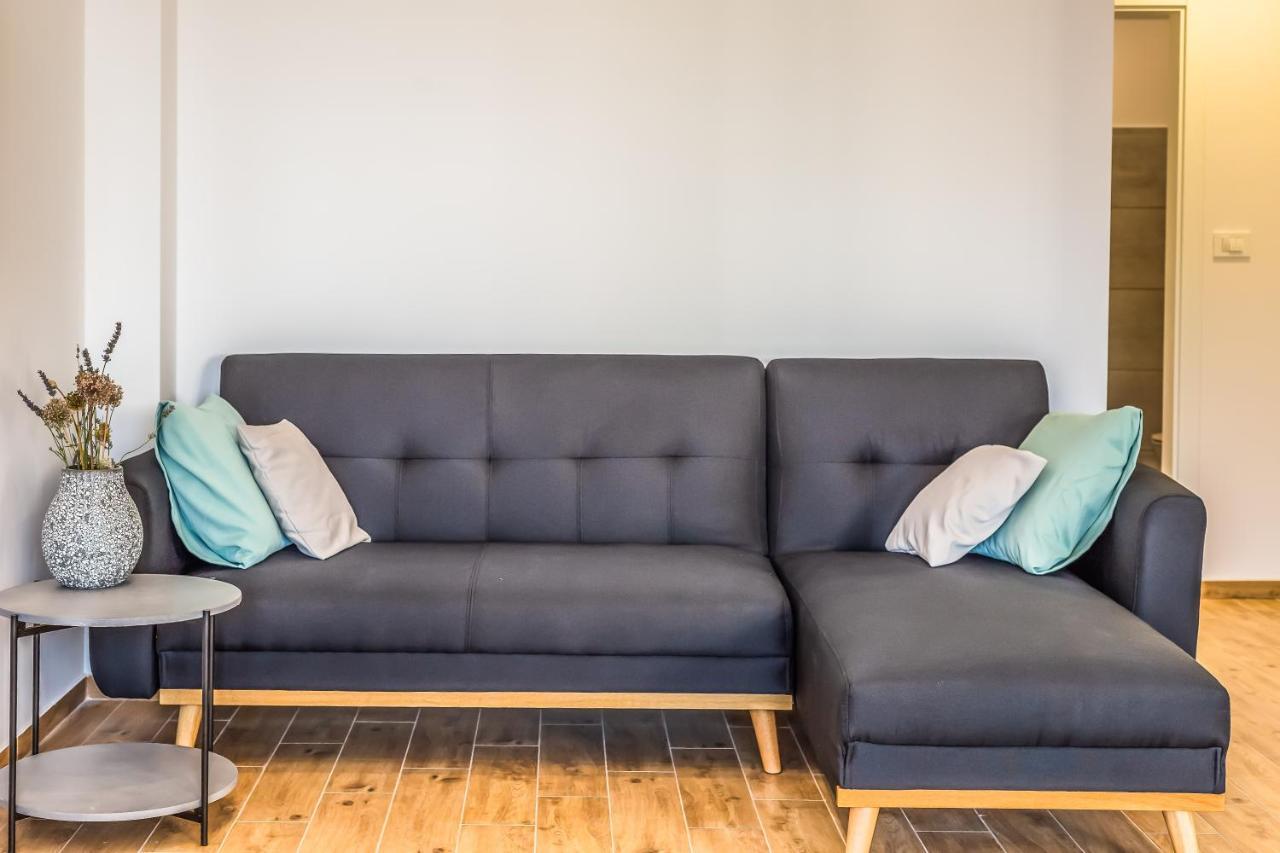 אומיס Adris Apartments מראה חיצוני תמונה