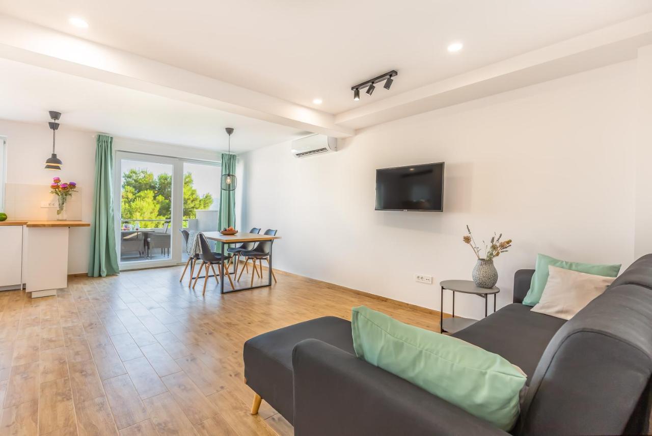 אומיס Adris Apartments מראה חיצוני תמונה