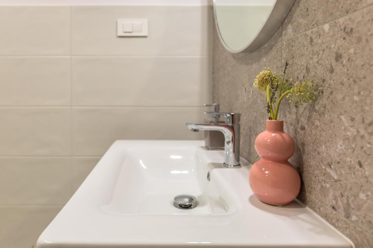 אומיס Adris Apartments מראה חיצוני תמונה