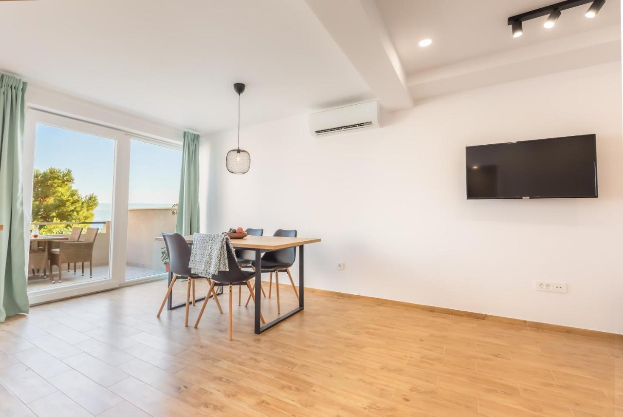 אומיס Adris Apartments מראה חיצוני תמונה